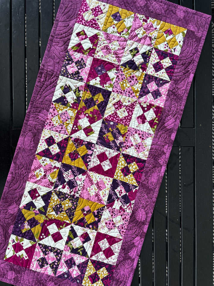 Lil' Billie - Table Runner Pattern 243