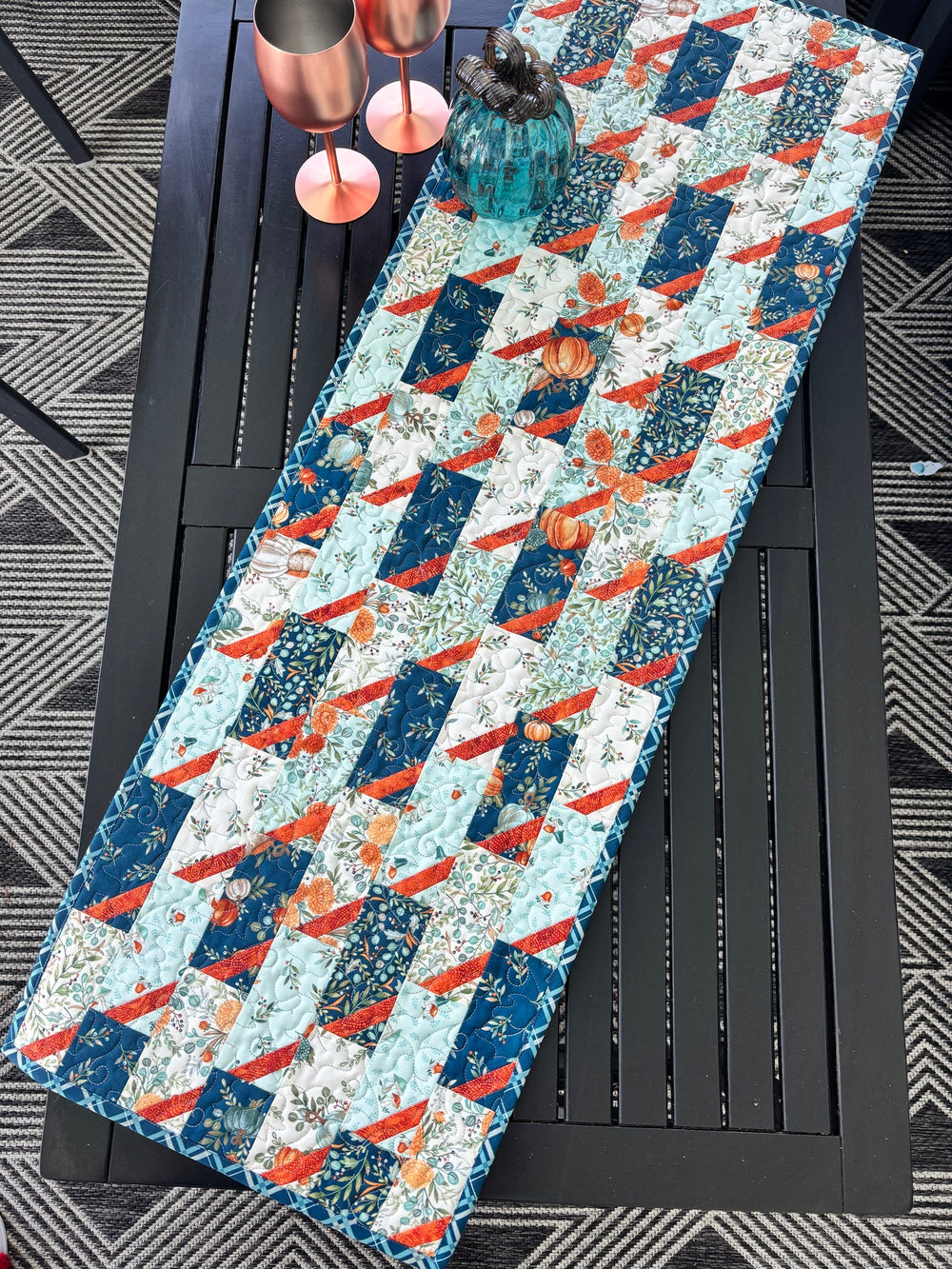 Lil' Dina - Table Runner Pattern 244 Pattern GE Designs